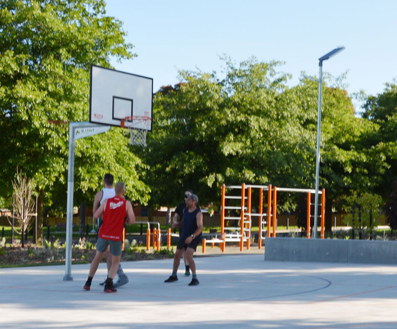 solar powered lighting for park