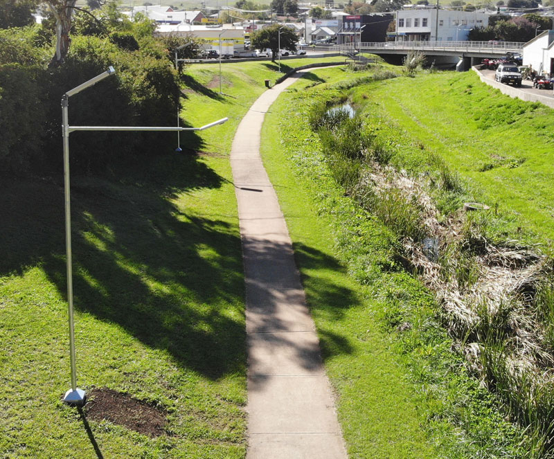 off-grid solar-powered street lights