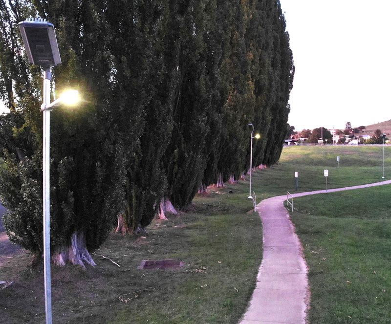 powerful off-grid solar-powered street lights