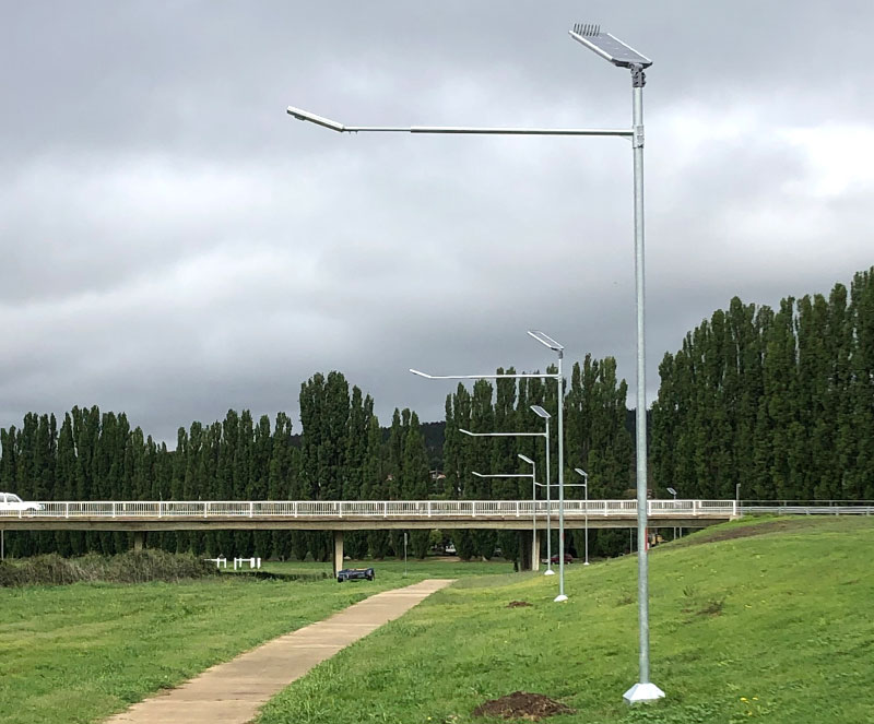 smart off-grid solar-powered street lights